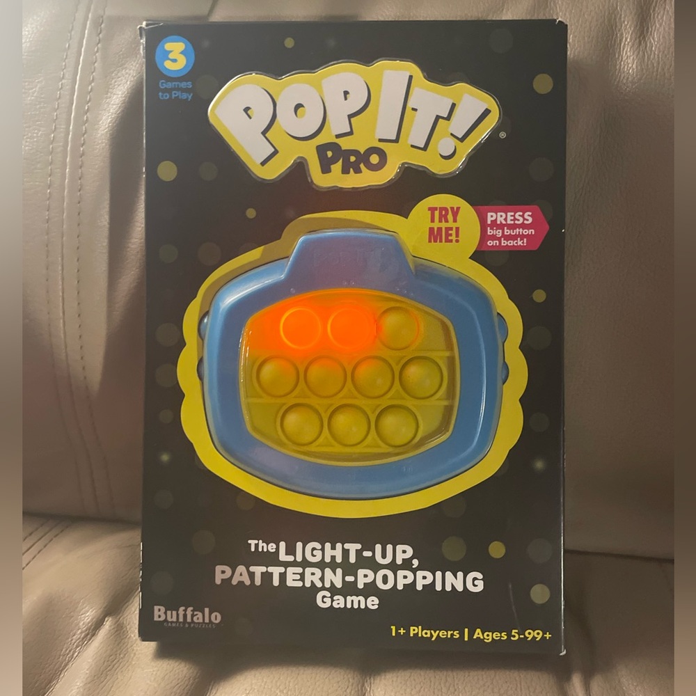 Buffalo Games Button Pop It! Pro Light-Up Game New In Box Batteries Included